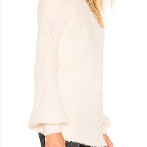 ✨ ELSA SWEATER✨  - Picture 3 of 6